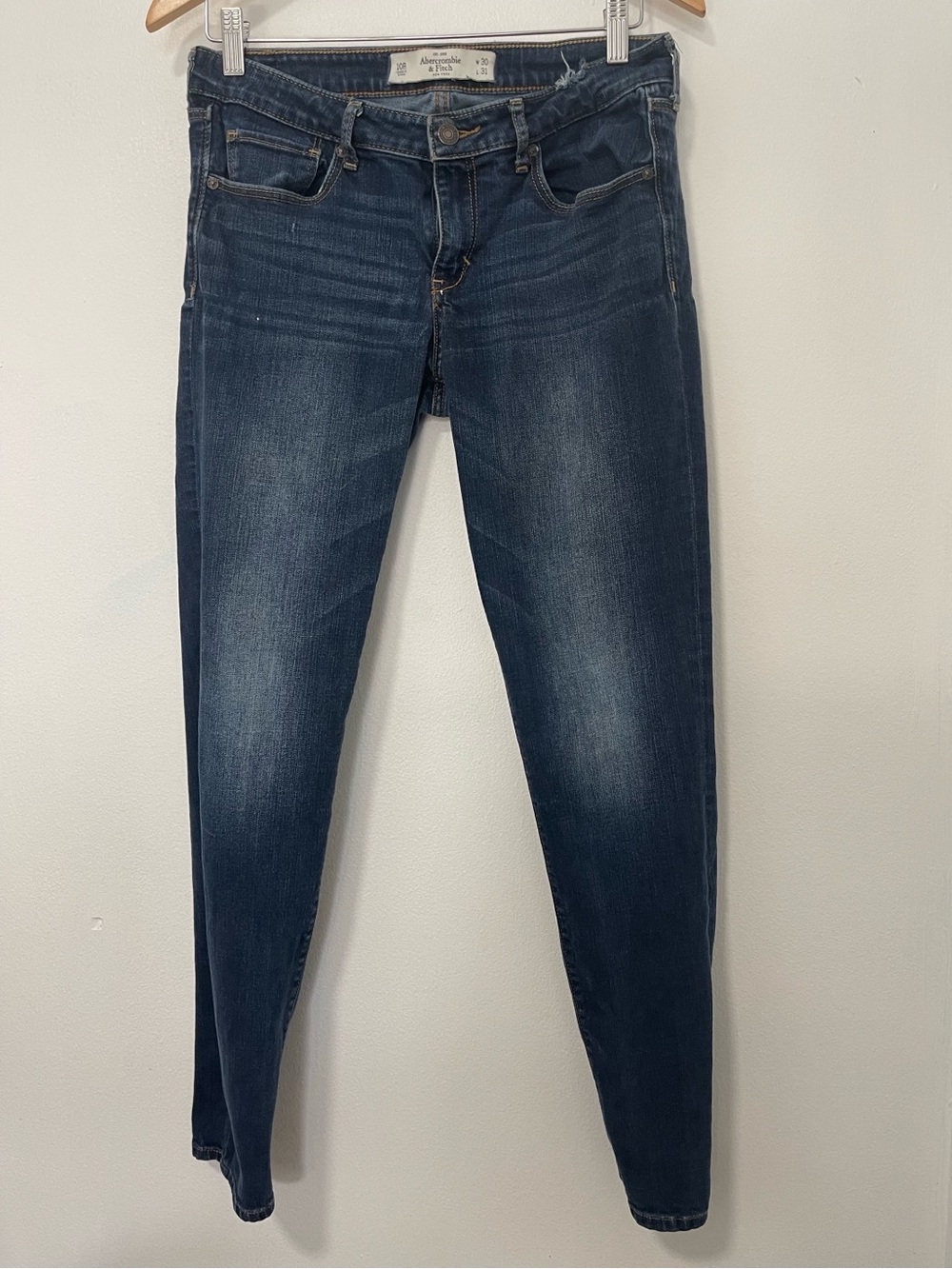 Classic wardrobe staple Abercrombie & Fitch Super Skinny Jeans 10R Dark Wash